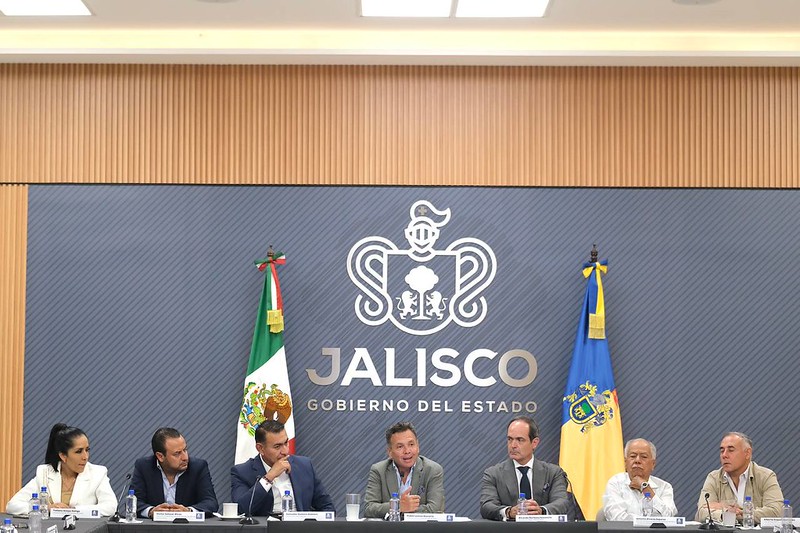 Gobernador de Jalisco refrenda diálogo con sindicatos