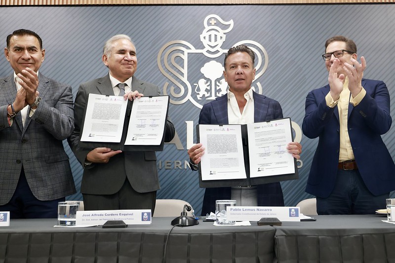 Jalisco y Gobierno de México firman convenio para ampliar apoyos de salud a población vulnerable