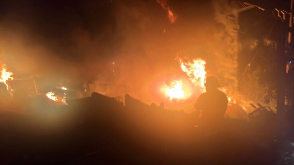 Controlan incendio en tarimera