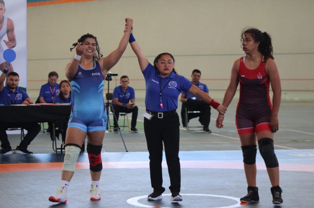 Durango conquista dos bronces más en luchas asociadas femenil