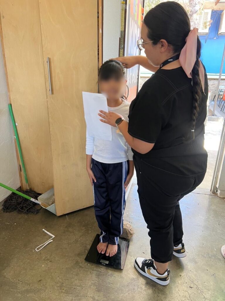 Médico Cerca de Ti realiza diagnóstico nutricional a 250 estudiantes de la colonia Morelos