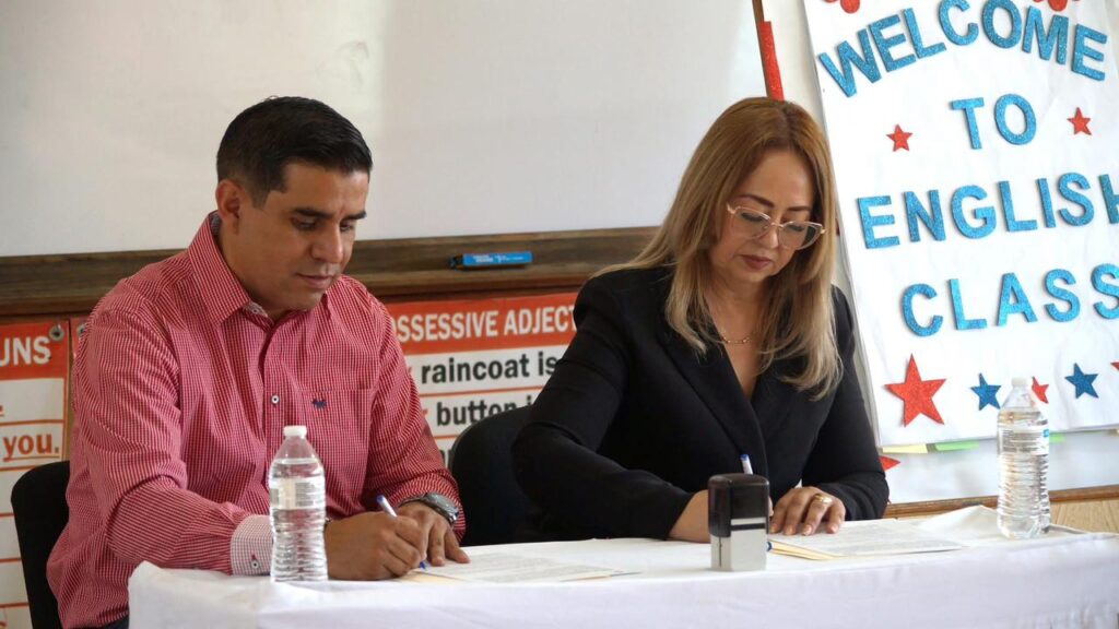 ¡Acuerdo de inglés! CECATI 129 y TecNM Santiago se unen para fortalecer el aprendizaje