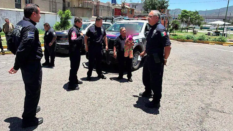 Emiten ficha de búsqueda por bebé de seis meses que fue dejado a bordo de un taxi de aplicación