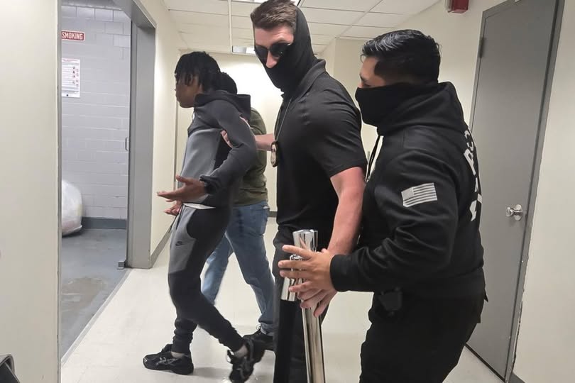 ICE arresta a un migrante al salir del tribunal de inmigración pese a prohibición del juez