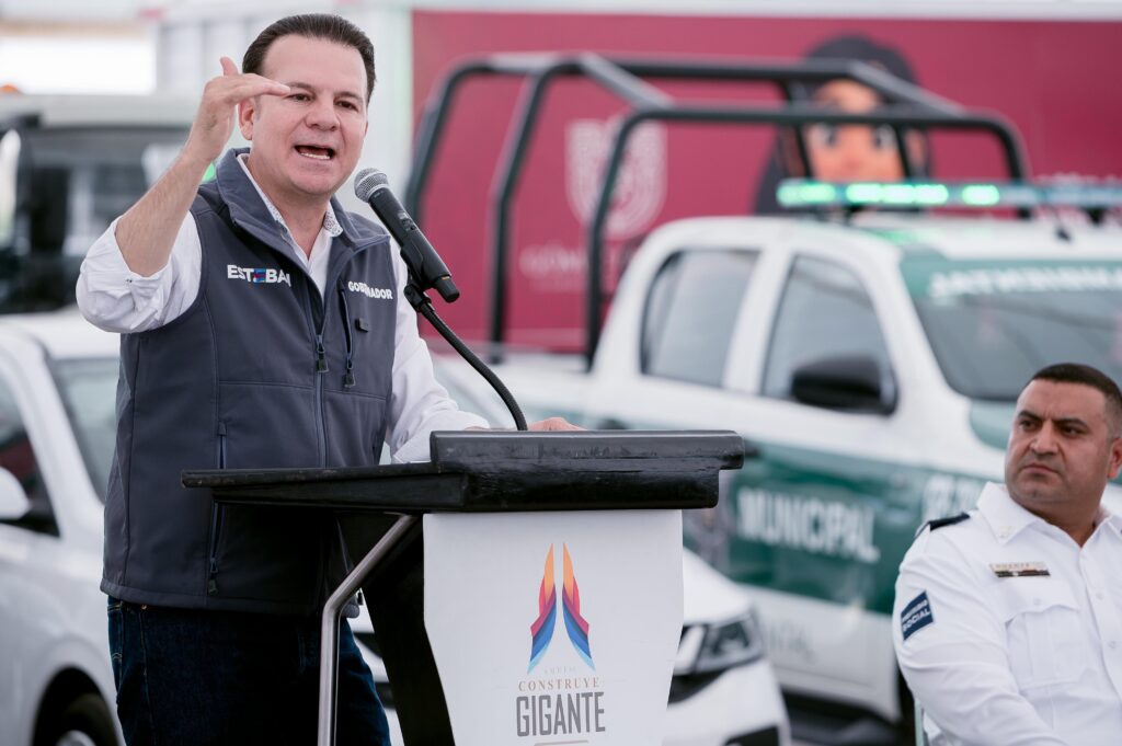 Esteban y Betzabé refuerzan seguridad en Gómez Palacio con nuevas patrullas y equipo