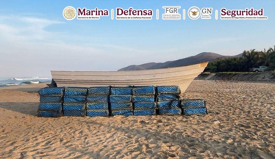 Semar asegura cargamento de presunta cocaína frente a las costas de Guerrero