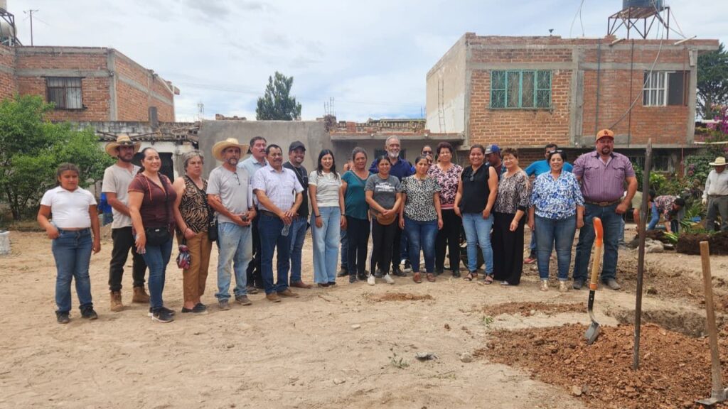 Arranca la construcción de cancha multideportiva en La Joya