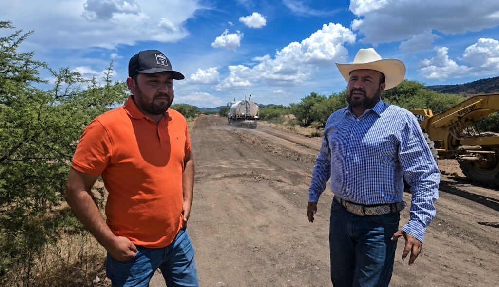 Avanza rehabilitación del camino a Castillo Nájerá en Pánuco de Coronado