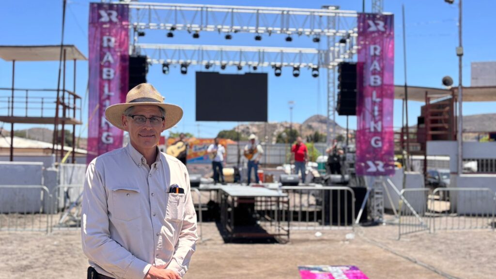 ¡Es hoy! Todo listo para el homenaje de Jorge Rabling a las madres parralenses y el obsequio de un automóvil último modelo