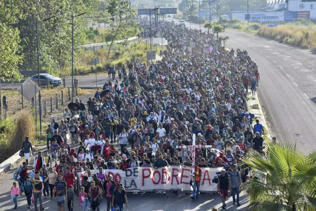 Migrantes en Tapachula preparan tercera caravana