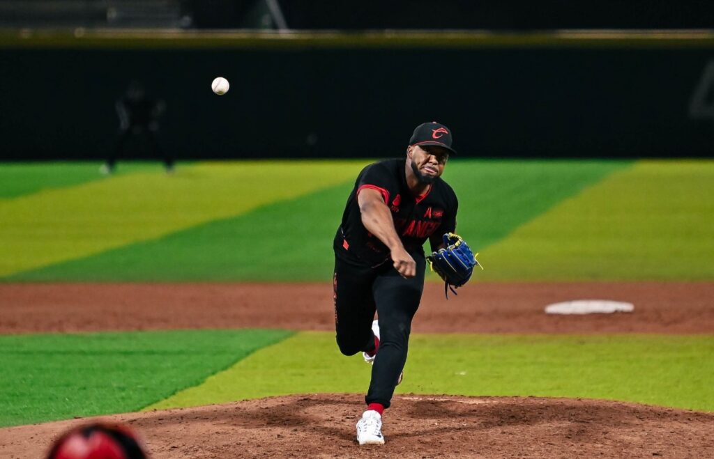 Caliente de Durango evita la barrida ante Dorados con cuatro cuadrangulares