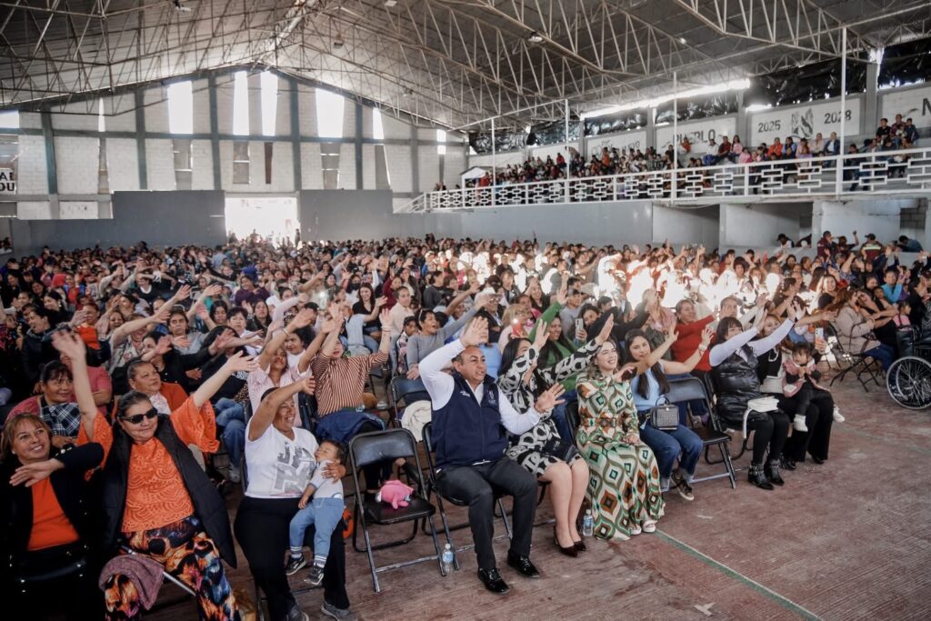 Alcaldesa festeja a madres de Pueblo Nuevo