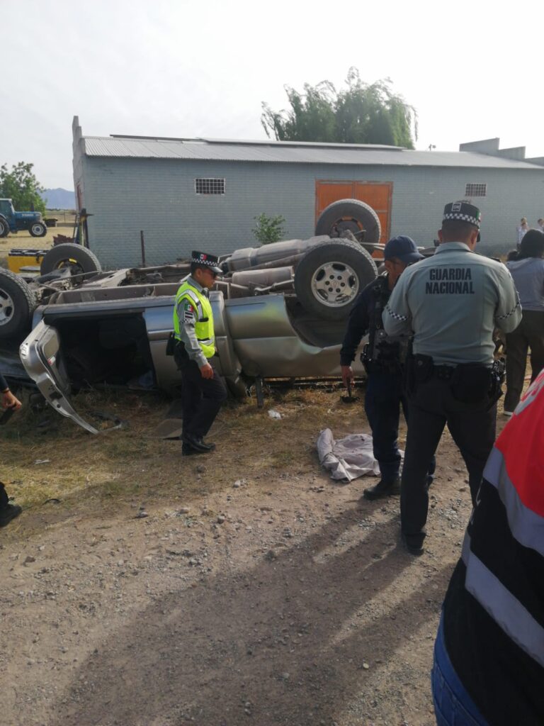 Aparatoso accidente en tramo Nuevo Ideal deja dos personas lesionadas