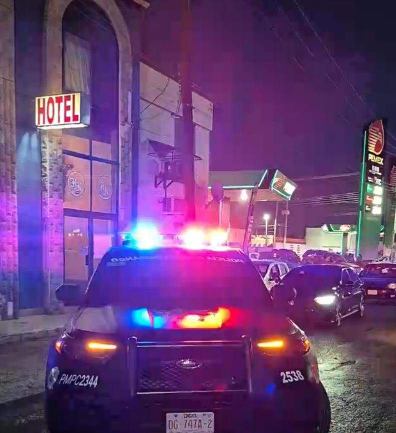 Incendio cerca de hotel y gasolinera moviliza a las corporaciones de seguridad y auxilio