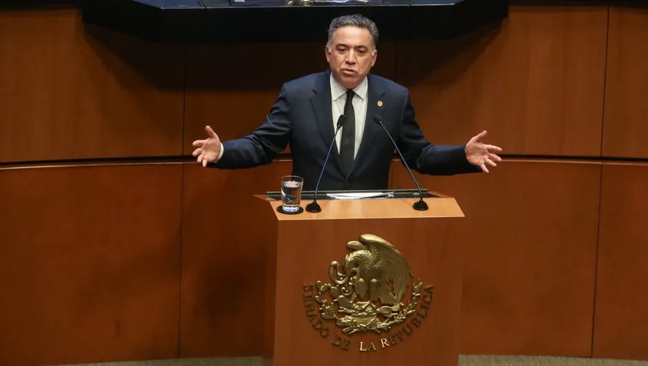 Enrique Inzunza Cázarez solicita licencia en el Senado