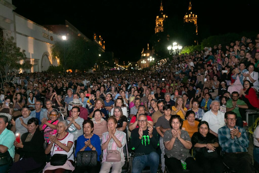 Óscar Burgos llena de risas el Corredor Constitución en el 4to. Festival de la Risa 2026