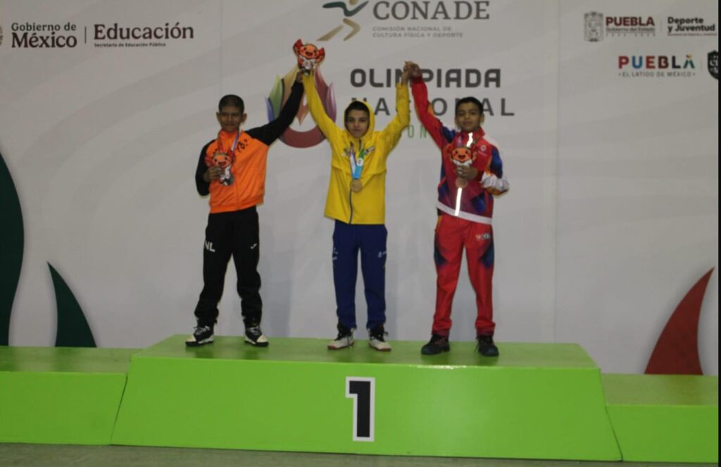 Nicolás Herrera Bretado conquista bronce en Luchas Asociadas