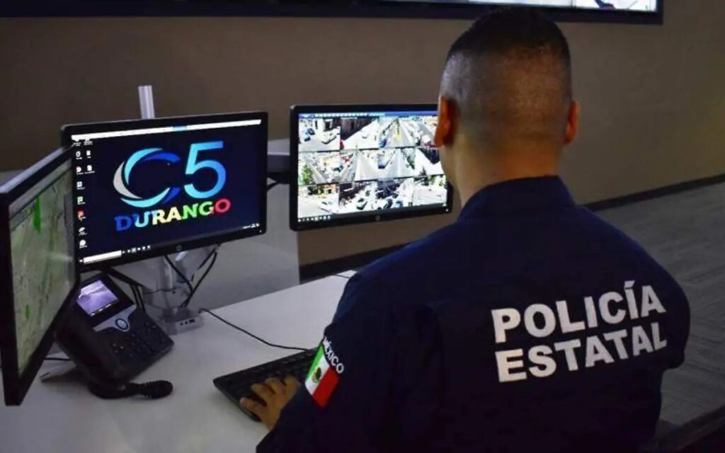 Reporta que a su hermano lo tienen encerrado al parecer por un adeudo