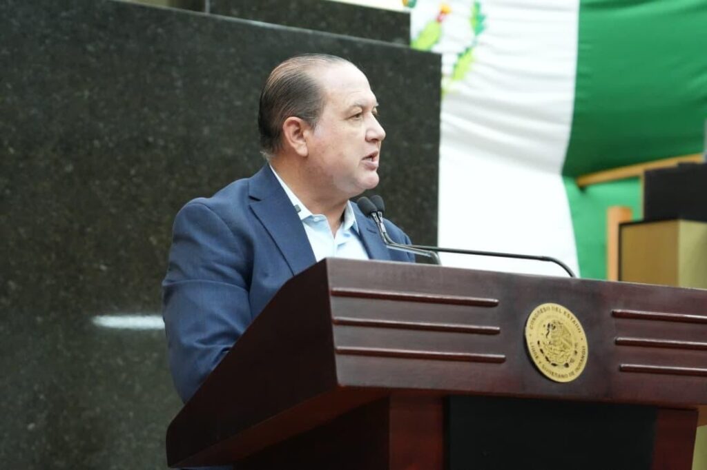 Propone Alanís Herrera conmemorar 200 años de vida parlamentaria en Durango