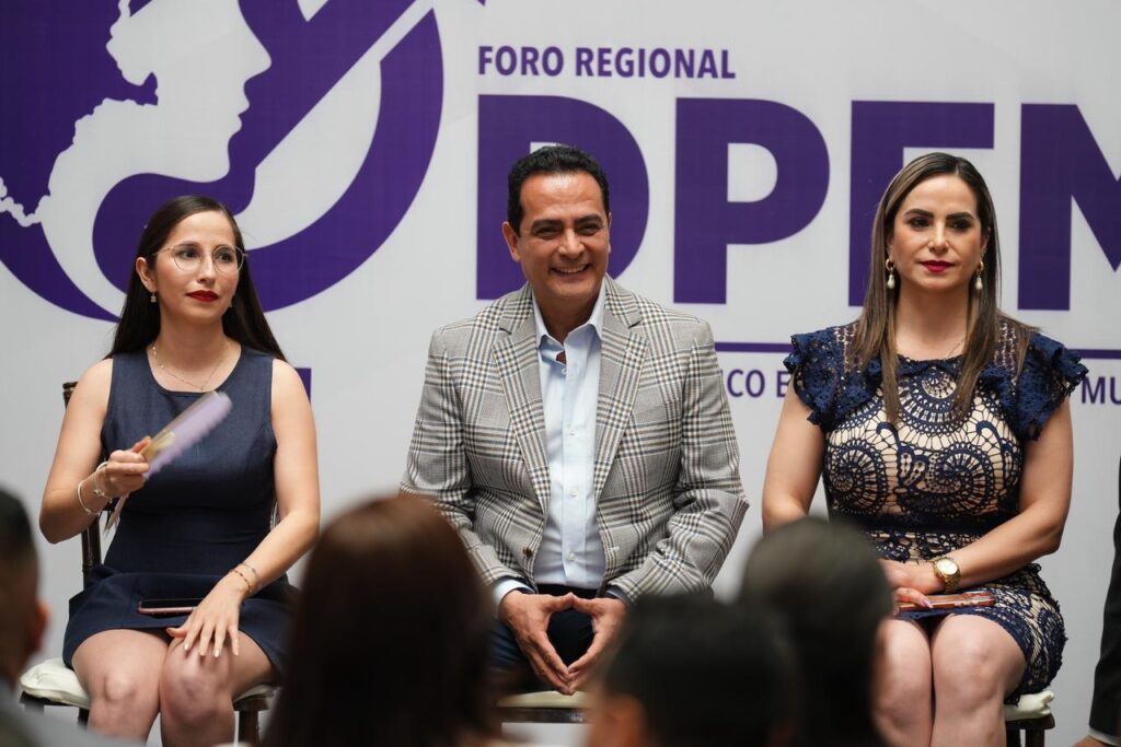 Avanza Durango con mujeres fuertes e imparables en la política: Toño Ochoa