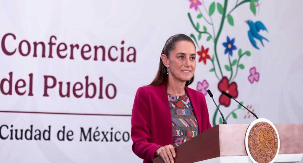 Claudia Sheinbaum rechaza la censura ante noticias falsas