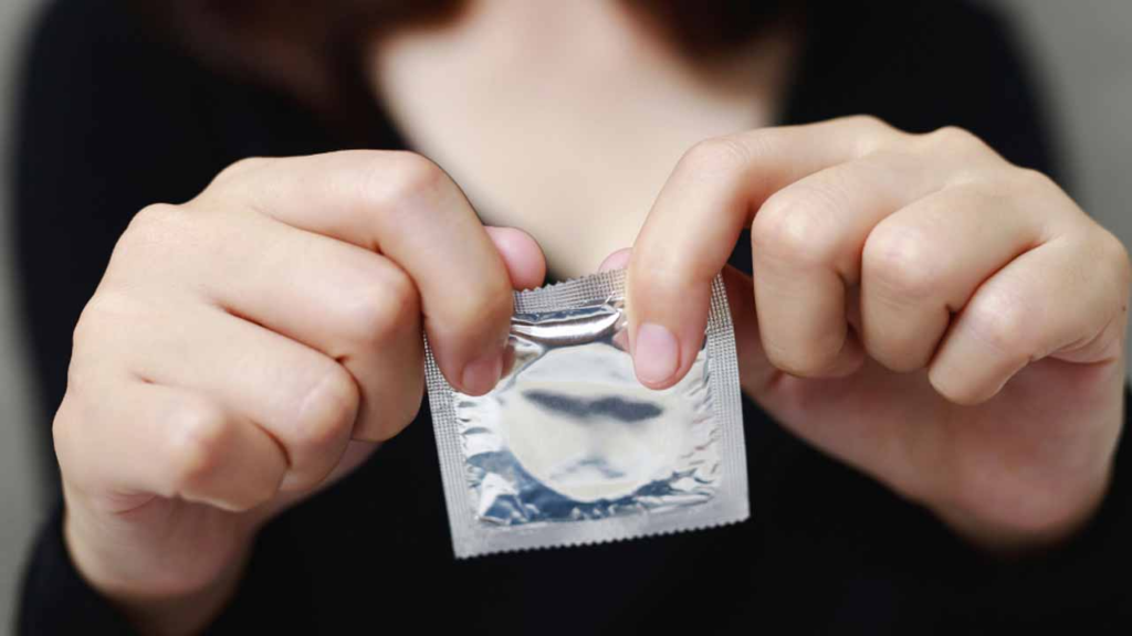 Condón: las ideas erróneas que pueden poner en riesgo tu salud sexual