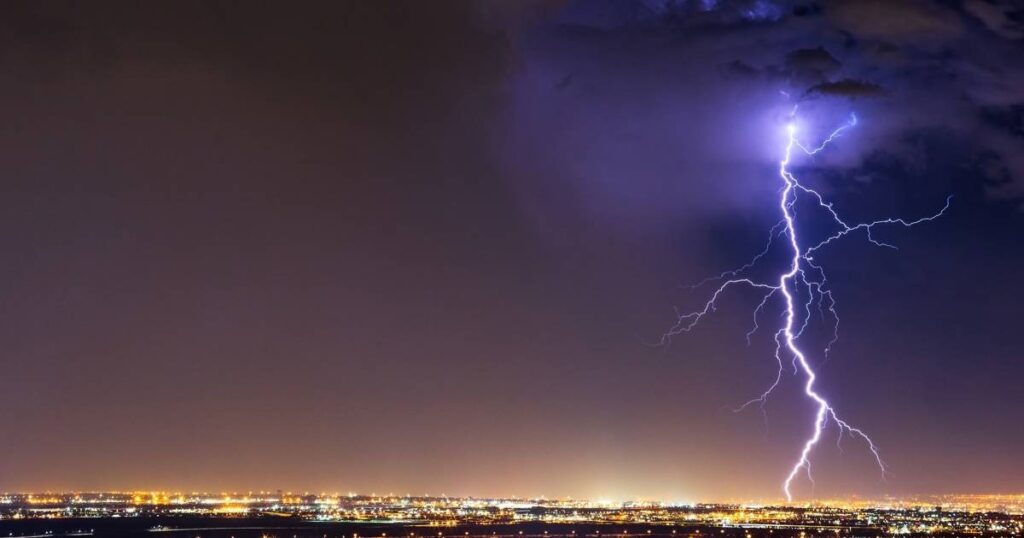 ¿Por qué caen rayos? Así se forman las descargas eléctricas en las tormentas
