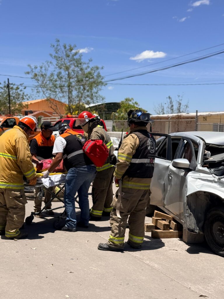 Corporaciones de emergencia refuerzan rescate vehicular para salvar vidas en Durango