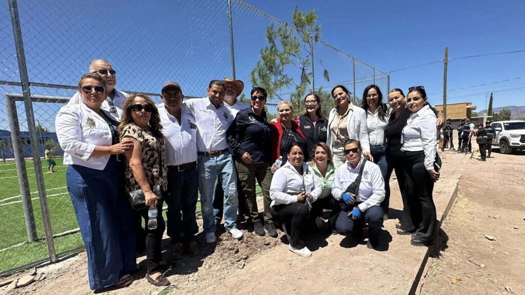 Realizan jornada de reforestación en cancha de la colonia Ejidal