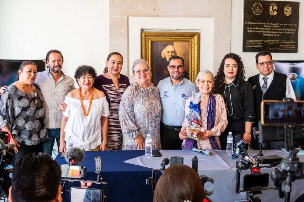 Presentan en Parral seminario de artes escénicas con la participación de la primera actriz Luisa Huertas