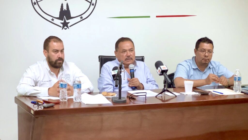 Alcalde detalla inversión de 103 millones de pesos en obras y servicios para GV