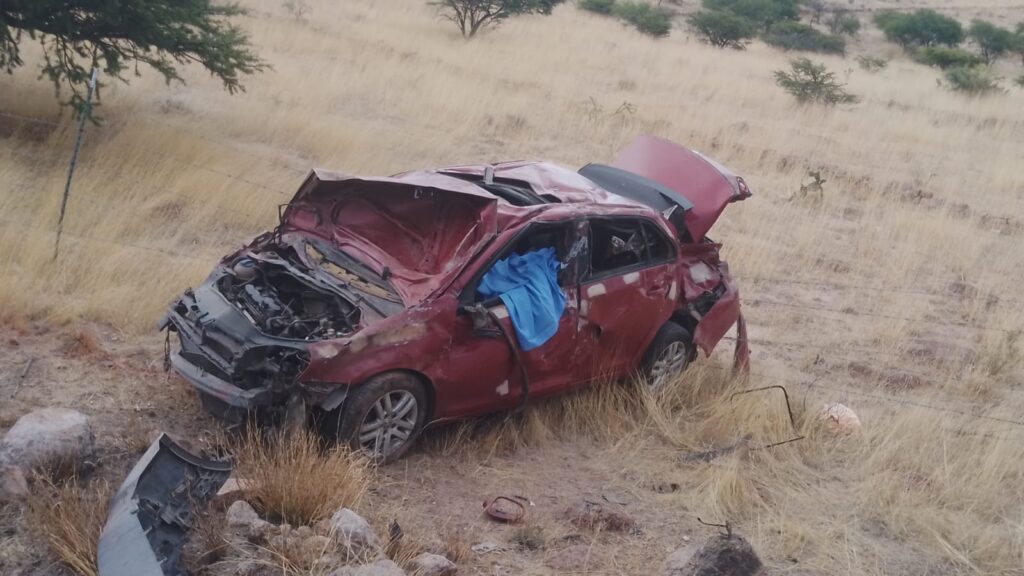 Perdió la vida al volcar en su vehículo que quedó destrozado