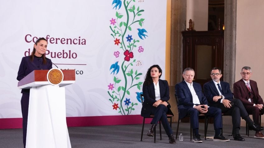 Sheinbaum confirma congelamiento de cuentas a 10 funcionarios señalados por EU