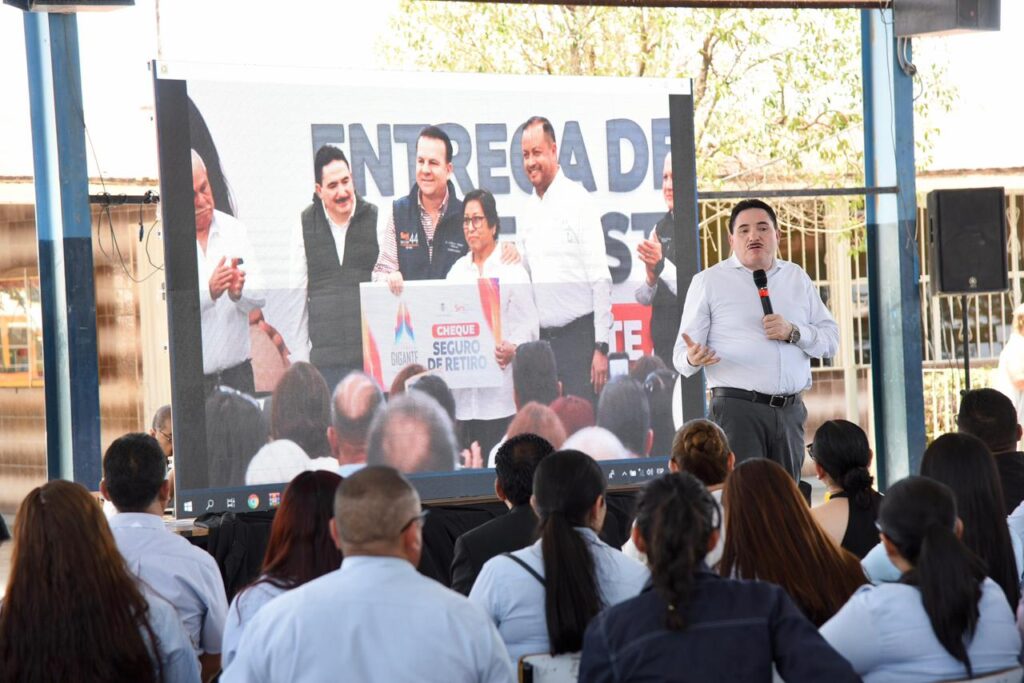 Gobierno refuerza aprendizaje y formación de estudiantes en municipios de Durango