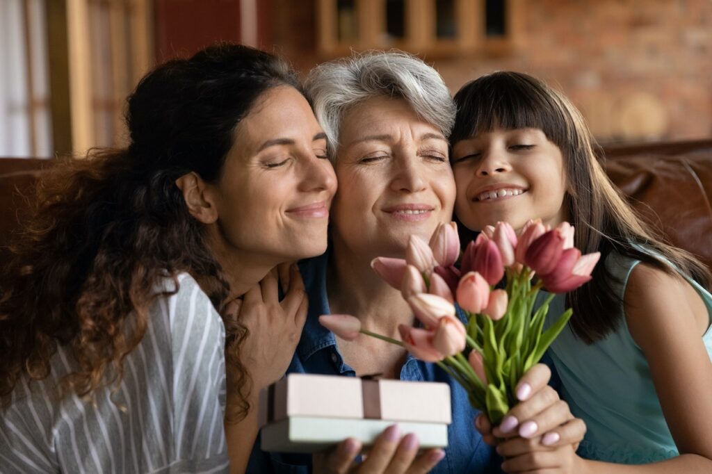 Mexicanos gastarán hasta 2 mil pesos por persona este Día de las Madres