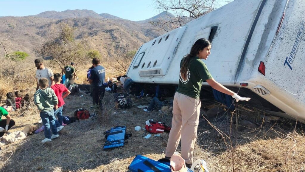 Accidente en Amatlán de Cañas deja 11 muertos; víctimas eran originarias de Jalisco