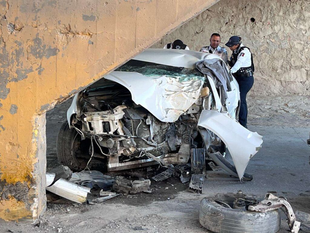 Brutal choque en Juárez deja dos hombres sin vida