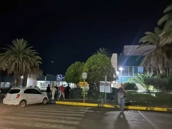 Muere estudiante del CBTis 228 tras desvanecerse afuera de Centinela en Parral