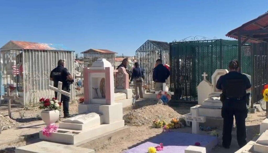 Localizan restos humanos sobre una tumba en el panteón Tepeyac de Ciudad Juárez