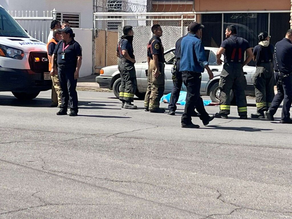 Muere adulto mayor tras sufrir infarto mientras conducía en la avenida Sarco