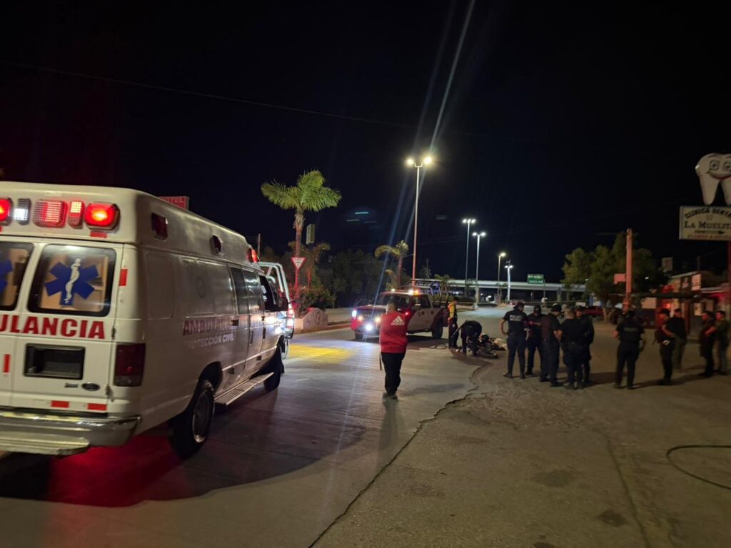 Funcionario queda herido y su novia pierde la vida en accidente nocturno