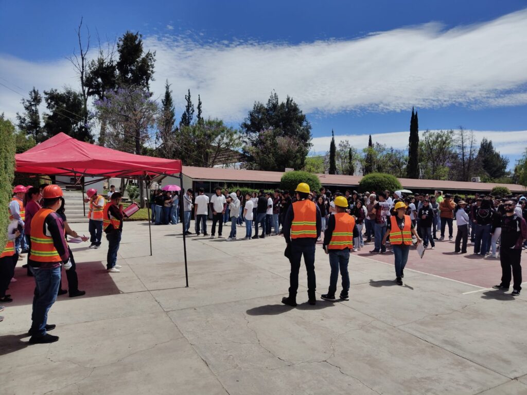 ¡Orden y seguridad! CBTF 2 participa con éxito en el Primer Simulacro Nacional 2026