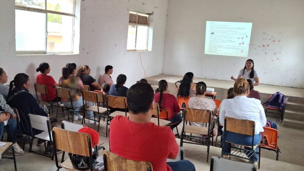 Imparten plática sobre violencia psicológica en comunidad de Santa Cruz