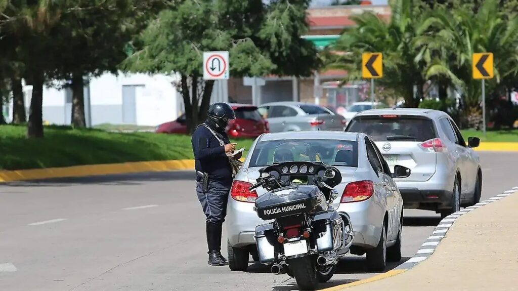 Otra vez el pasarse la luz roja ocupa el primer lugar de infracciones en la semana