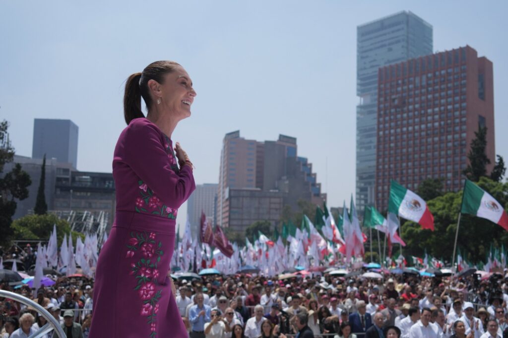 Sheinbaum reafirma rumbo de la Transformación y llama a defender la soberanía nacional
