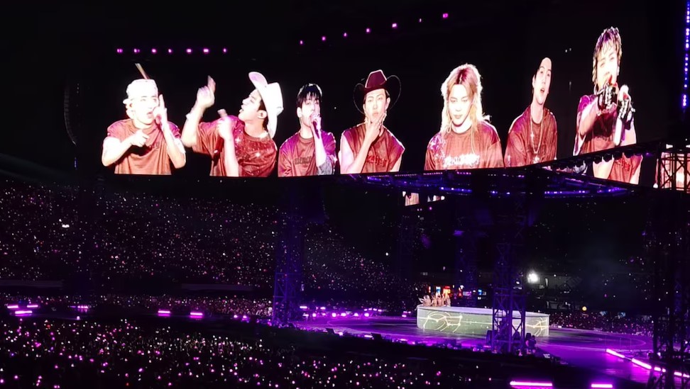 Primer show de BTS enloquece a México