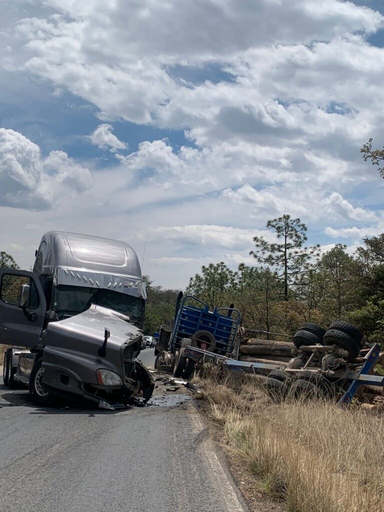 Choque cierra libre Durango-Mazatlán