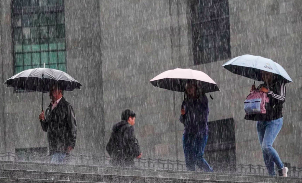 Lluvias se intensifican este domingo en México por la onda tropical 3