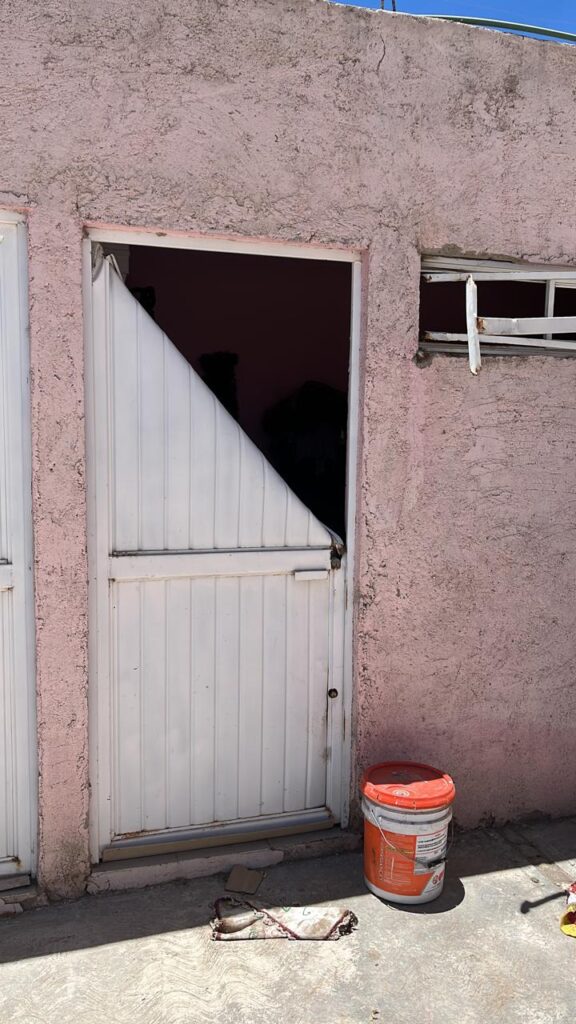 Dañaron puerta y ventana para robar en salón de fiestas