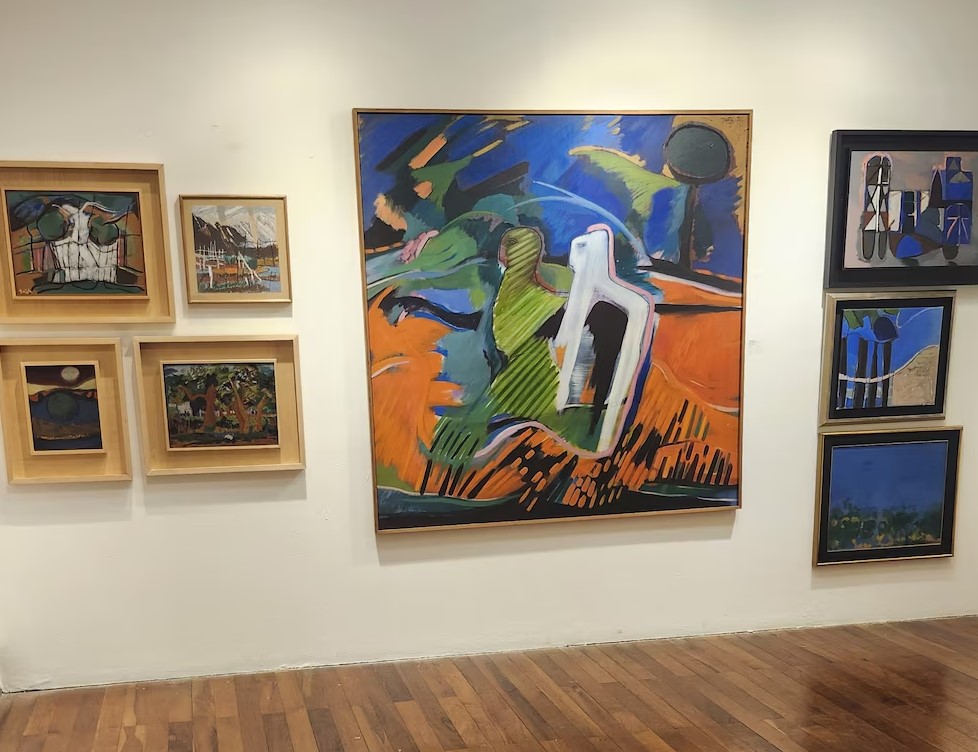 Exhibición celebra los 100 años de Miguel Dávila